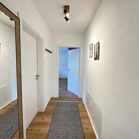 Top-wohnung Mit Balkon & Privatem Eingang - Garage - 3 Min Zur S-bahn - Naehe Messe Stuttgart & Daimler - Ideal Fuer Geschaeftsreisende, Familien & Projektteams Ehningen