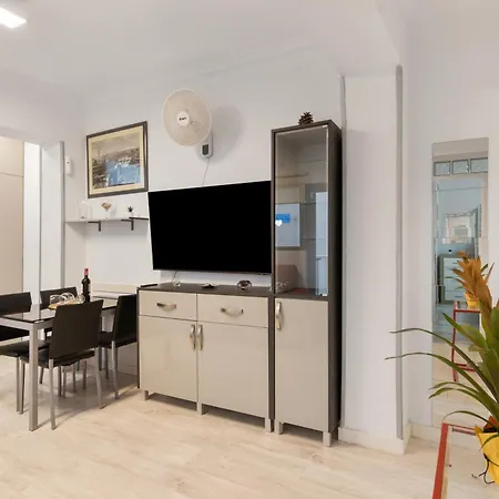 Ab2 Og I Geraeumige Top-wohnung Mit Balkon & Garage I 3 Min Zur S-bahn I Naehe Messe Flughafen Daire