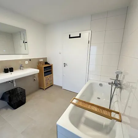 Ab2 Og I Geraeumige Top-wohnung Mit Balkon & Garage I 3 Min Zur S-bahn I Naehe Messe Flughafen Daire *