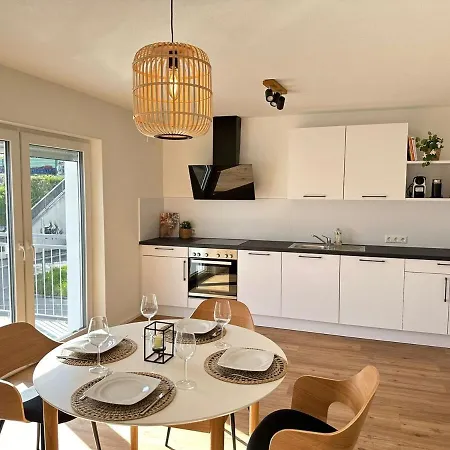 Ab2 Og I Geraeumige Top-wohnung Mit Balkon & Garage I 3 Min Zur S-bahn I Naehe Messe Flughafen Daire Ehningen