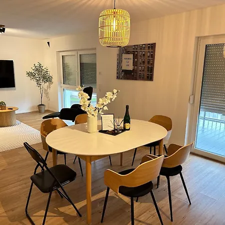 Top-wohnung Mit Balkon & Privatem Eingang - Garage - 3 Min Zur S-bahn - Naehe Messe Stuttgart & Daimler - Ideal Fuer Geschaeftsreisende, Familien & Projektteams
