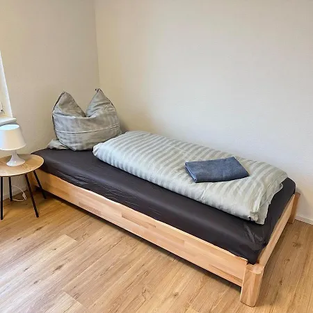 Ab2 Og I Geraeumige Top-wohnung Mit Balkon & Garage I 3 Min Zur S-bahn I Naehe Messe Flughafen *