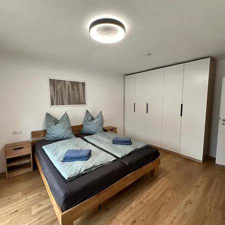 Ab2 Og I Geraeumige Top-wohnung Mit Balkon & Garage I 3 Min Zur S-bahn I Naehe Messe Flughafen *