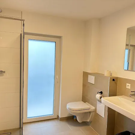 Ab2 Og I Geraeumige Top-wohnung Mit Balkon & Garage I 3 Min Zur S-bahn I Naehe Messe Flughafen