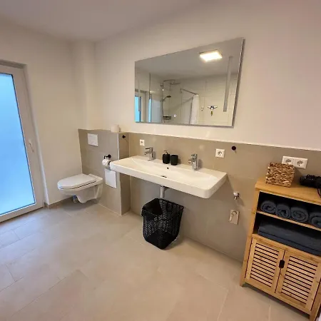 Ab2 Og I Geraeumige Top-wohnung Mit Balkon & Garage I 3 Min Zur S-bahn I Naehe Messe Flughafen Daire *