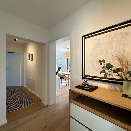 Top-wohnung Mit Balkon & Privatem Eingang - Garage - 3 Min Zur S-bahn - Naehe Messe Stuttgart & Daimler - Ideal Fuer Geschaeftsreisende, Familien & Projektteams Ehningen