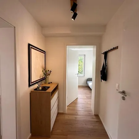 Ab2 Og I Geraeumige Top-wohnung Mit Balkon & Garage I 3 Min Zur S-bahn I Naehe Messe Flughafen